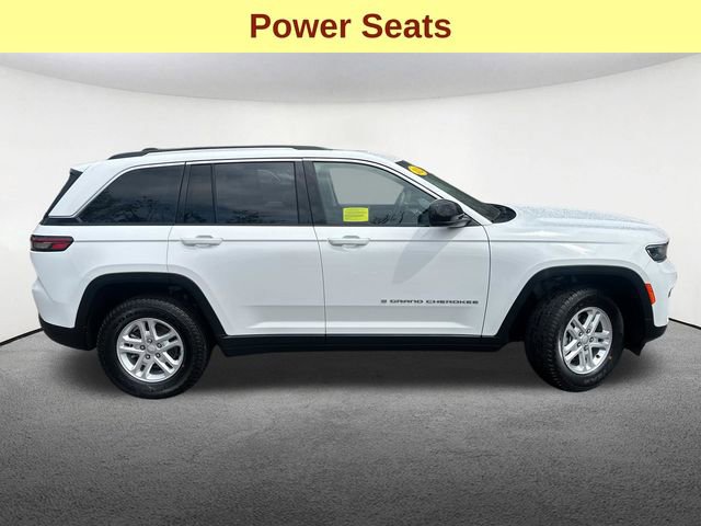 Used 2023 Jeep Grand Cherokee Laredo w/ Luxury Tech Group I AWD/4WD image 12