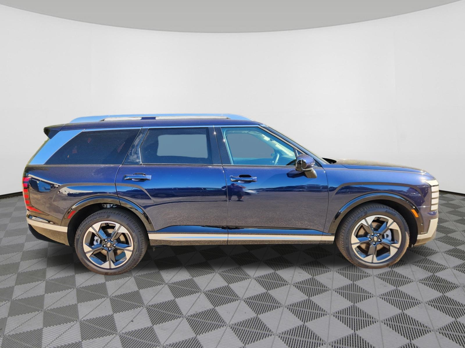 Certified 2026 Hyundai Palisade Limited AWD/4WD image 6