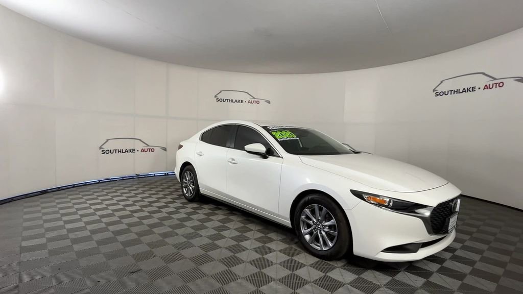 Used 2020 MAZDA MAZDA3 Sedan FWD image 2