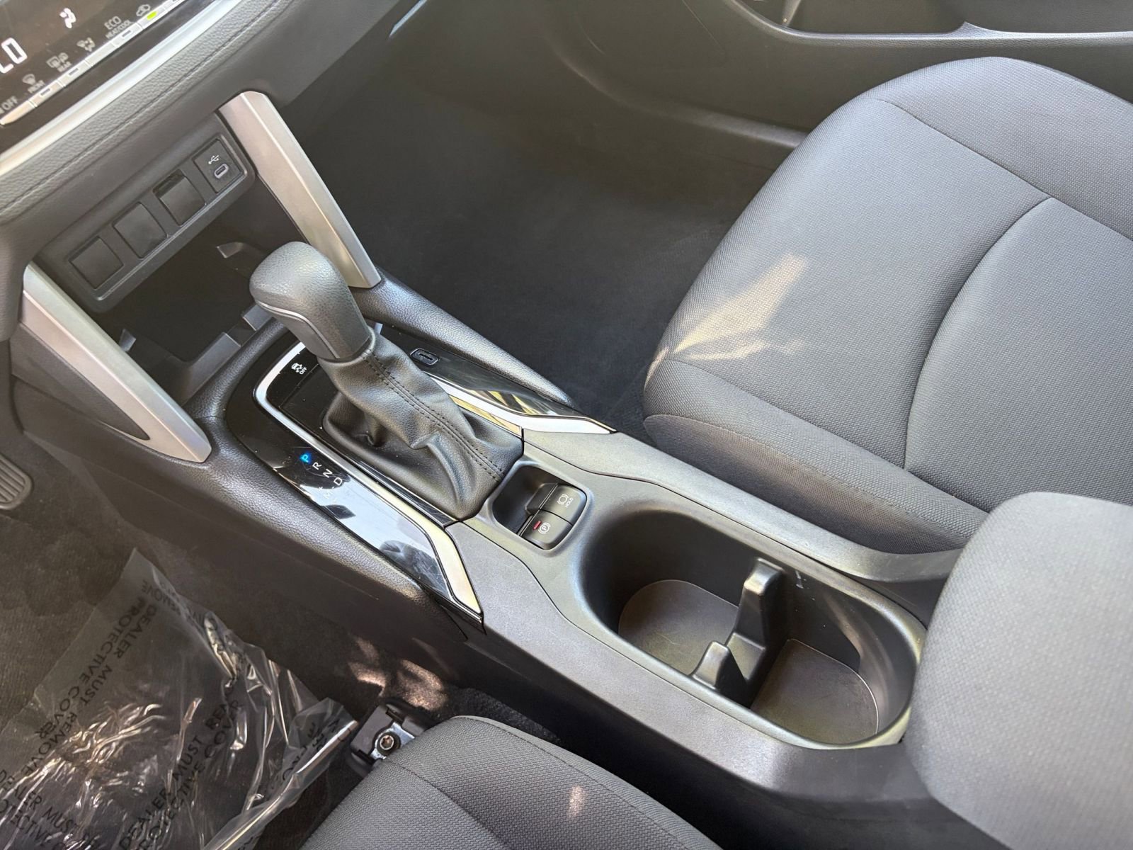 Used 2025 Toyota Corolla Cross LE image 37