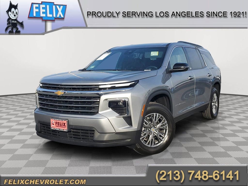 Used 2025 Chevrolet Traverse LT