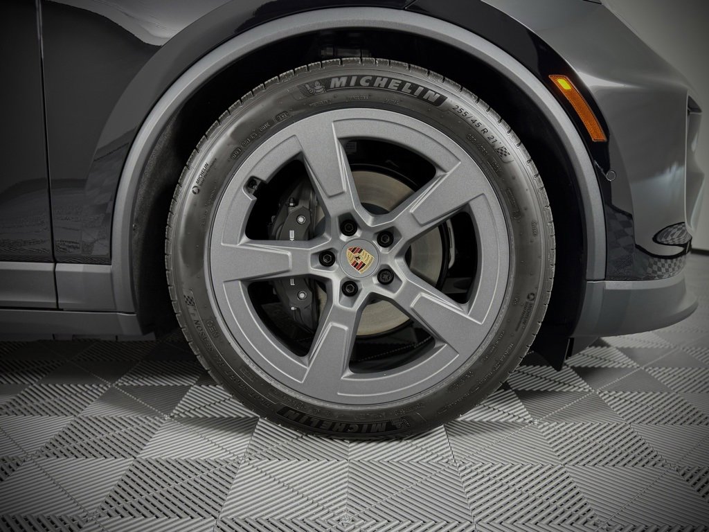 New 2025 Porsche Macan 4 Electric image 20