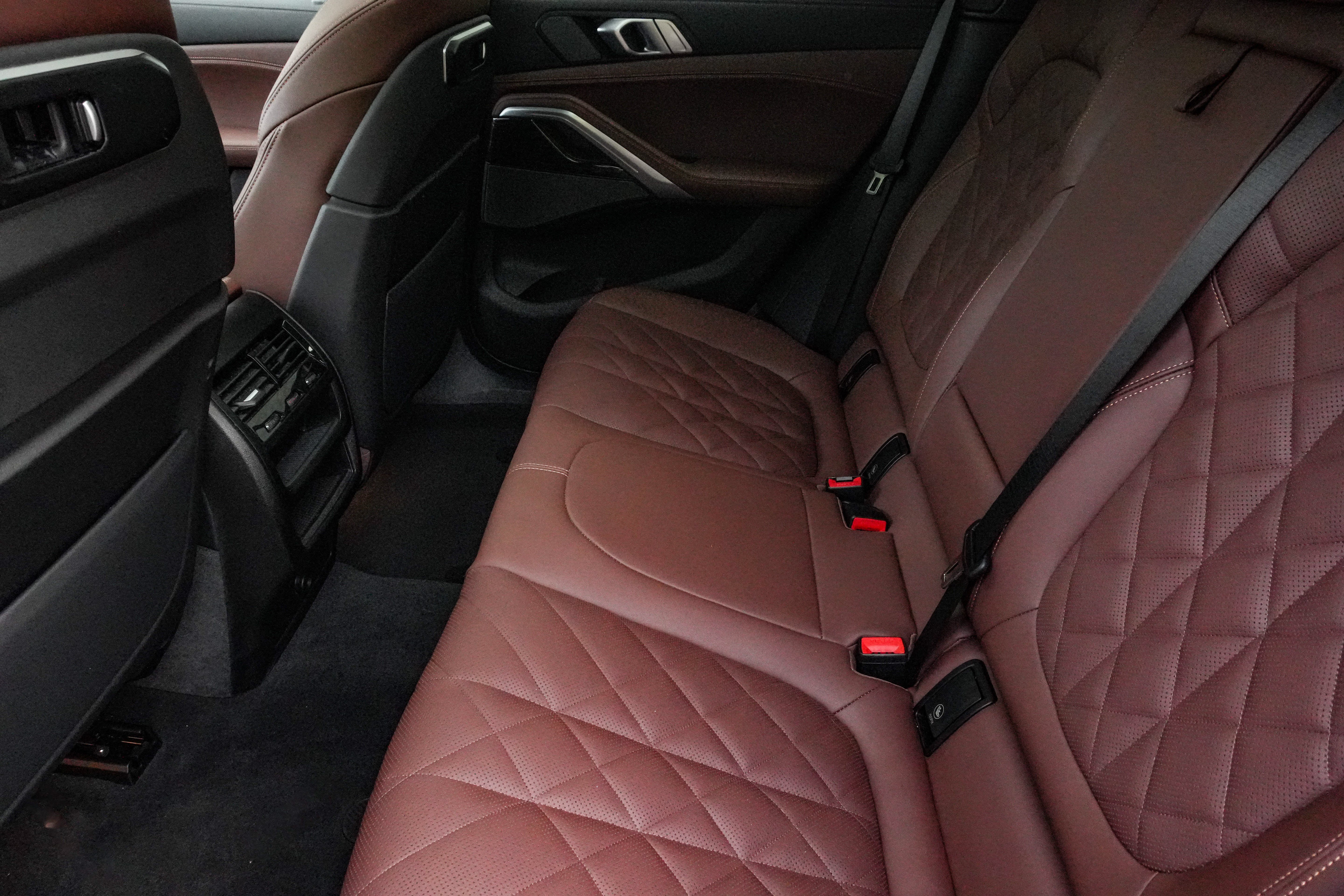 Certified 2025 BMW X6 xDrive40i AWD/4WD image 36