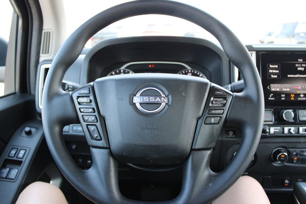 Used 2025 Nissan Frontier SV image 28