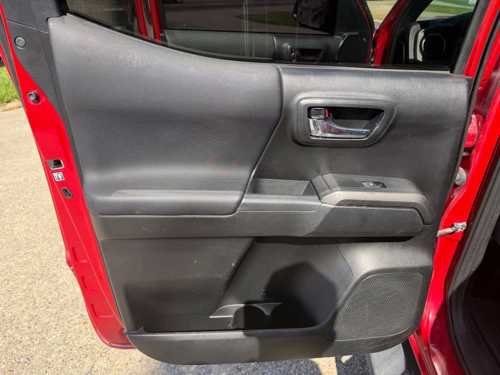 Used 2019 Toyota Tacoma TRD Sport RWD image 13