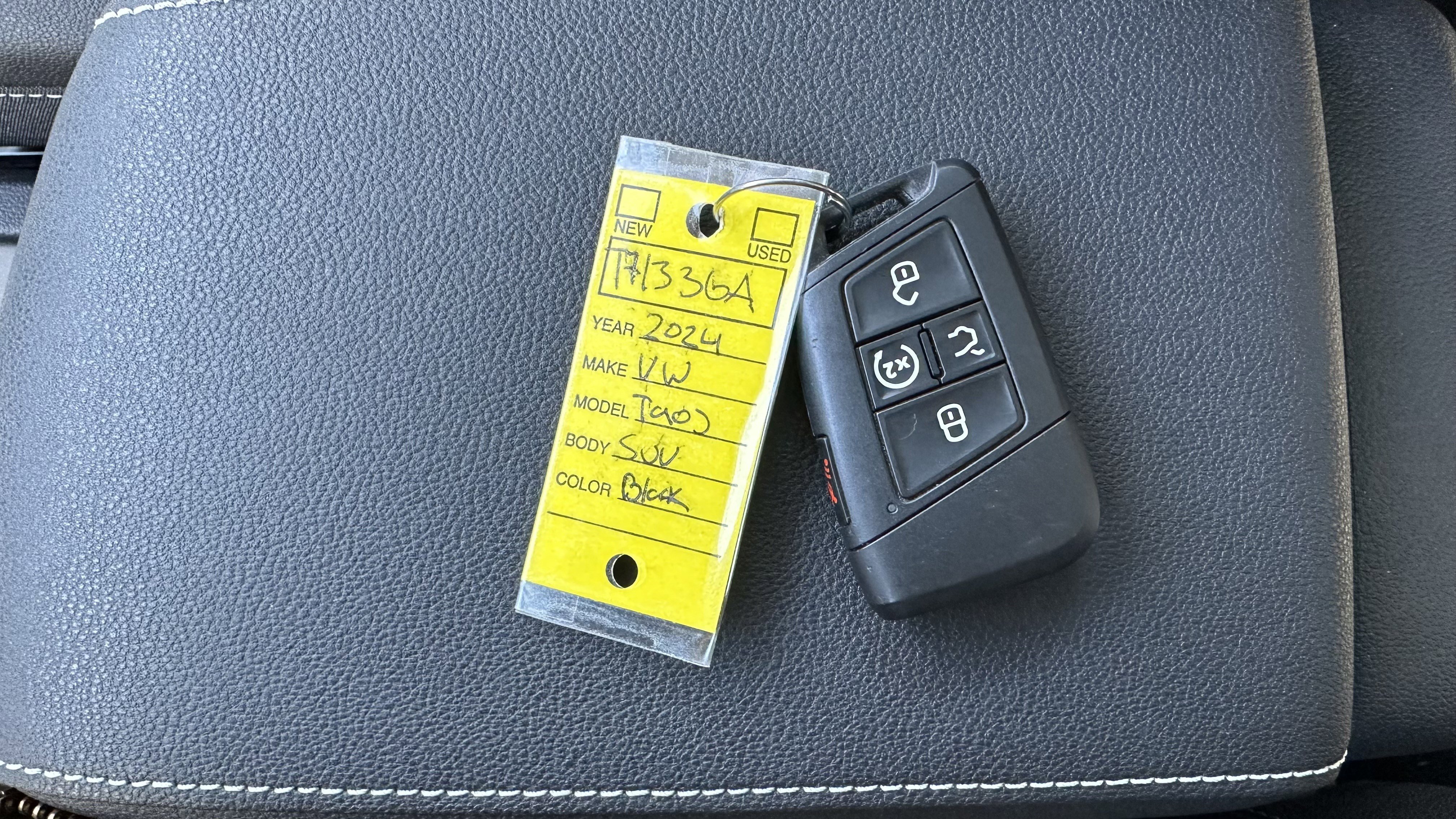 Used 2024 Volkswagen Taos SE w/ Panoramic Sunroof Package image 35