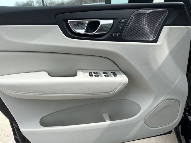 New 2026 Volvo XC60 B5 Ultra w/ Climate Package image 13