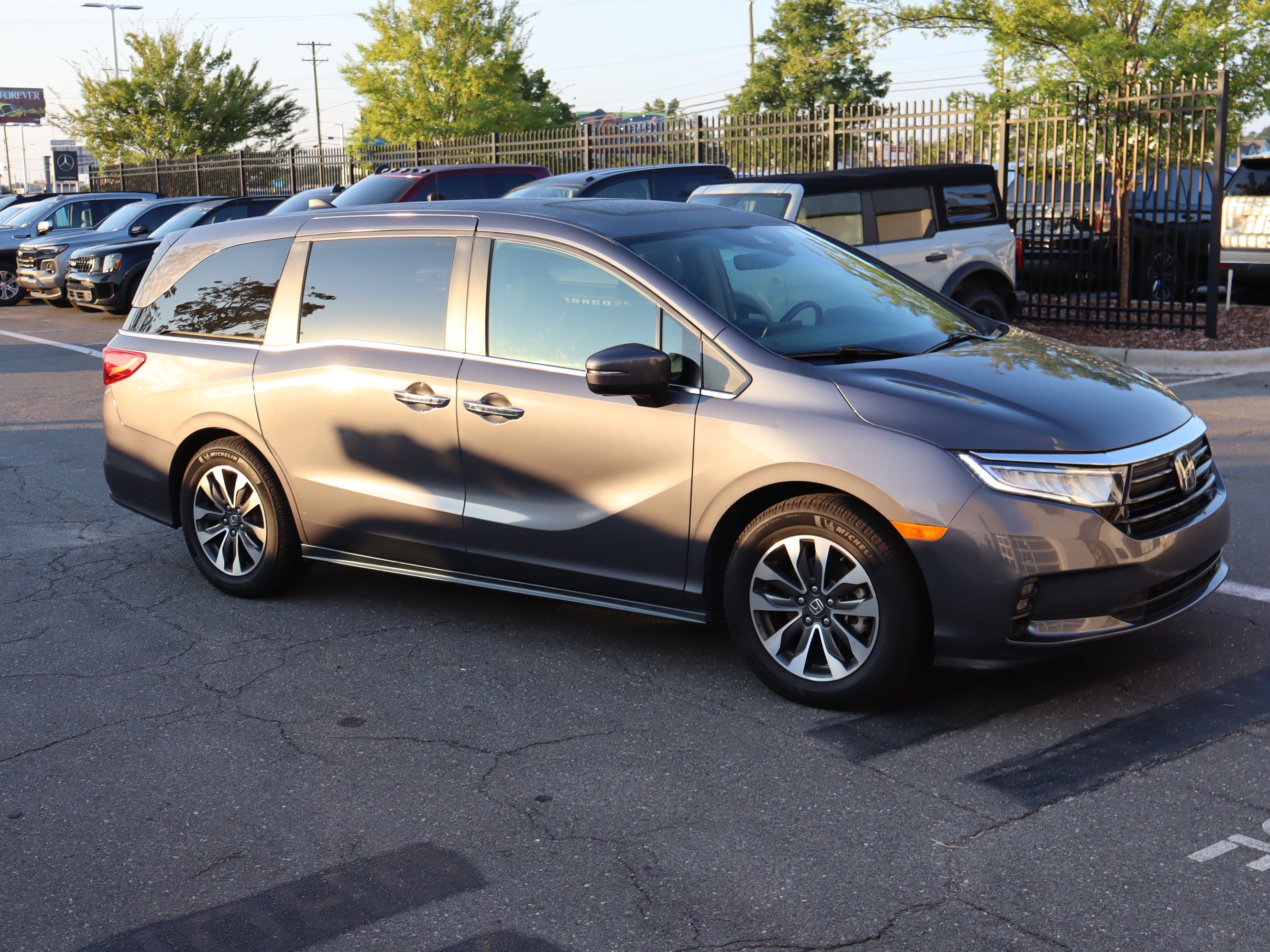 Used 2021 Honda Odyssey EX-L image 2