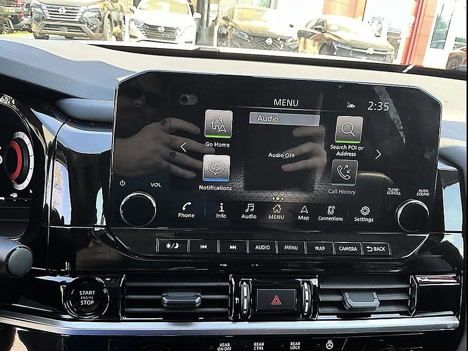 Certified 2025 Nissan Pathfinder Platinum image 11