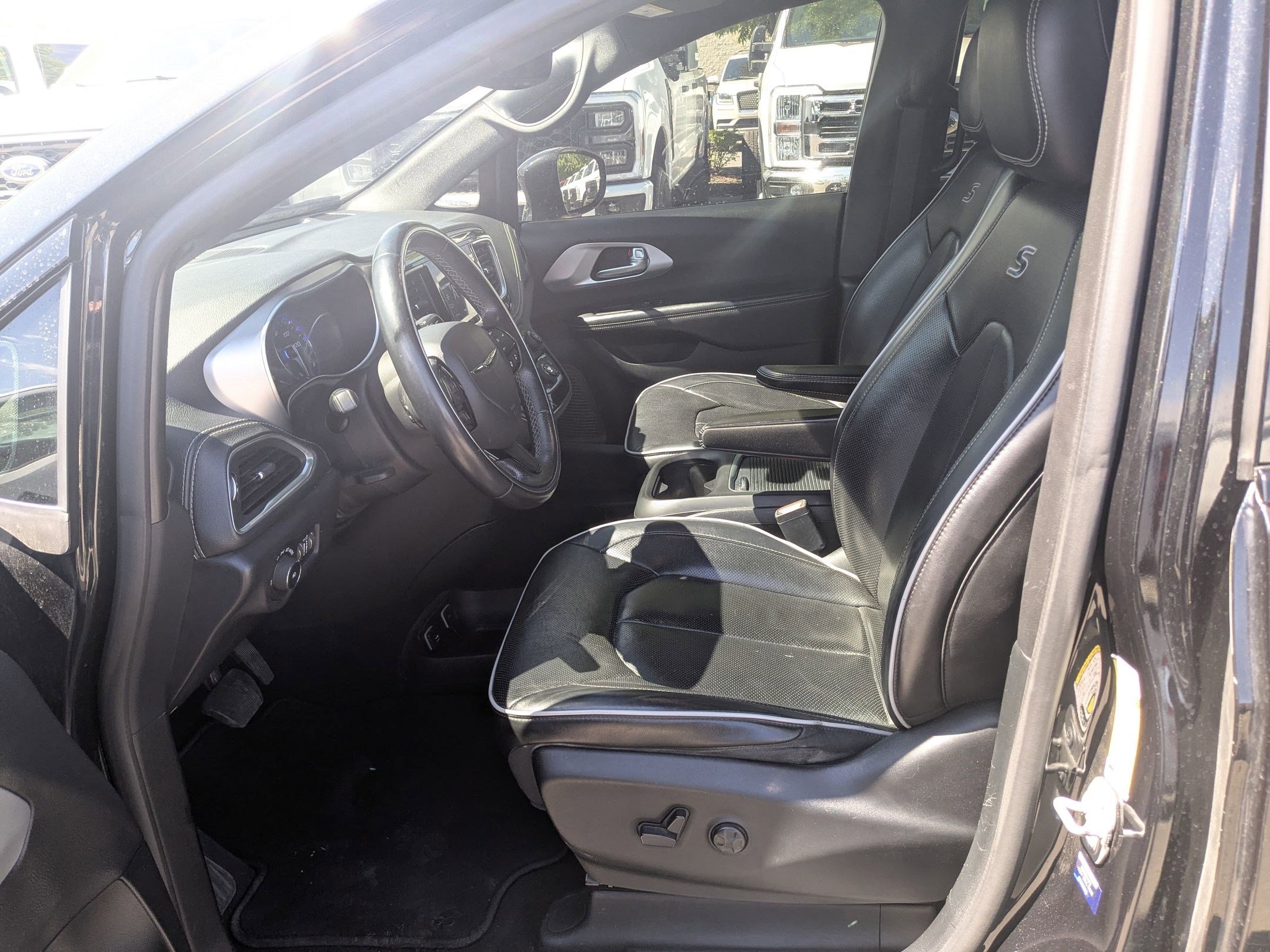 Used 2018 Chrysler Pacifica Limited w/ Advanced Safetytec Group image 18