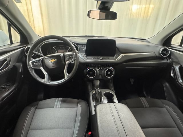 Used 2025 Chevrolet Blazer LT AWD/4WD image 25
