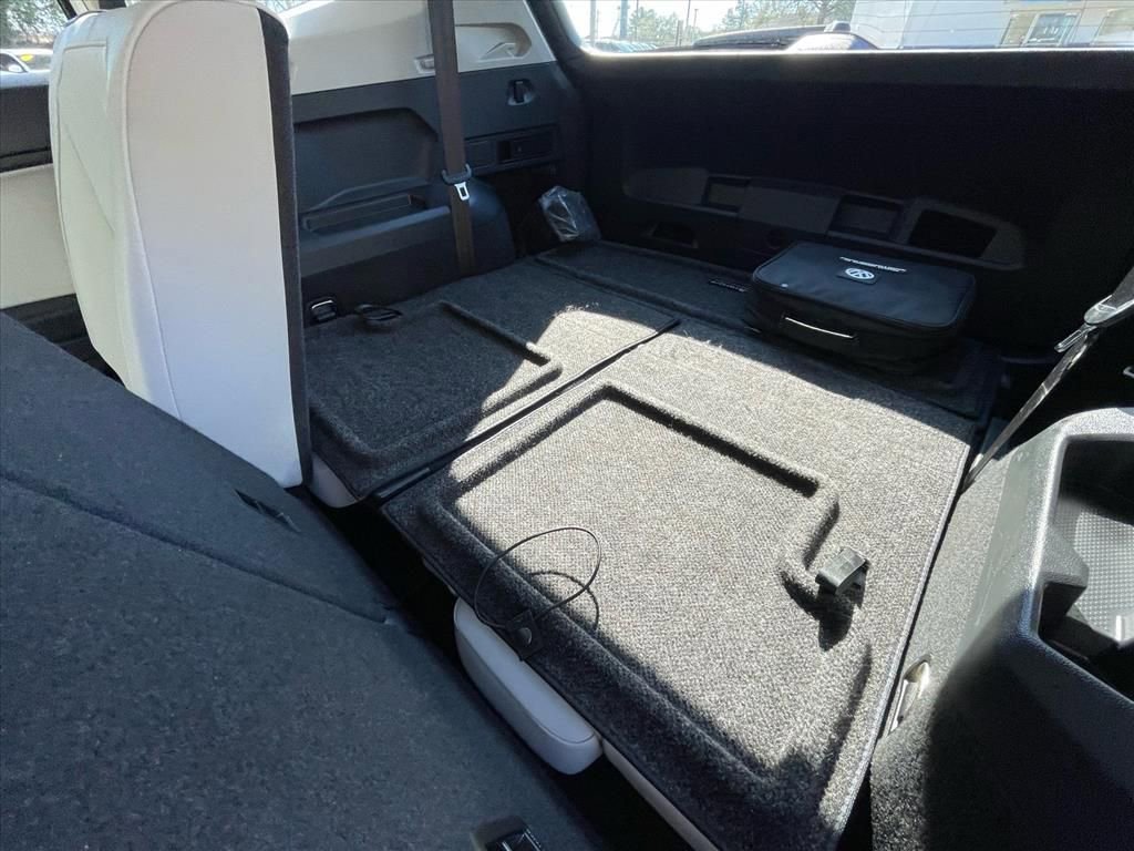 Used 2020 Volkswagen Tiguan SE w/ Panoramic Sunroof Package image 24