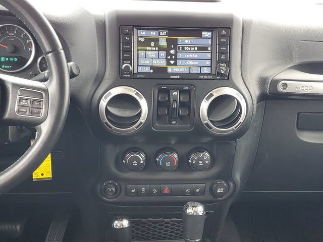 Used 2017 Jeep Wrangler Unlimited Rubicon w/ Cold Weather Group AWD/4WD image 24
