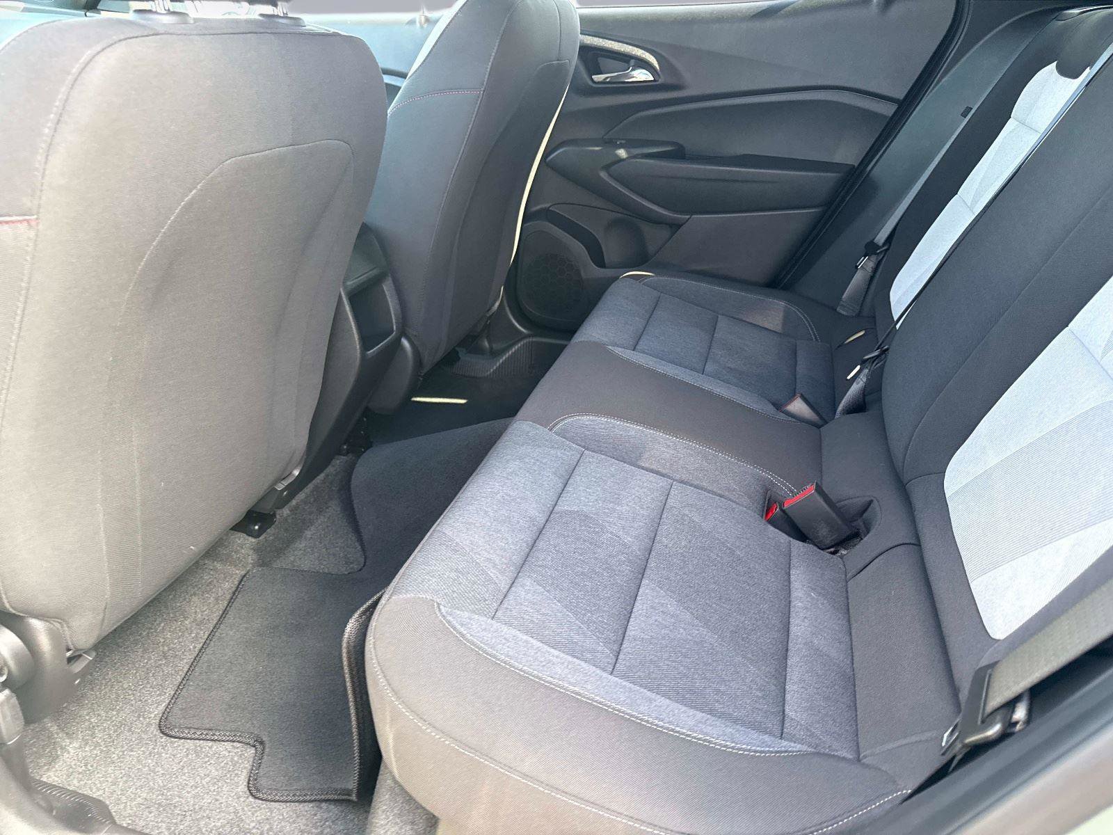 Used 2024 Chevrolet Trax RS w/ Driver Confidence Package image 13