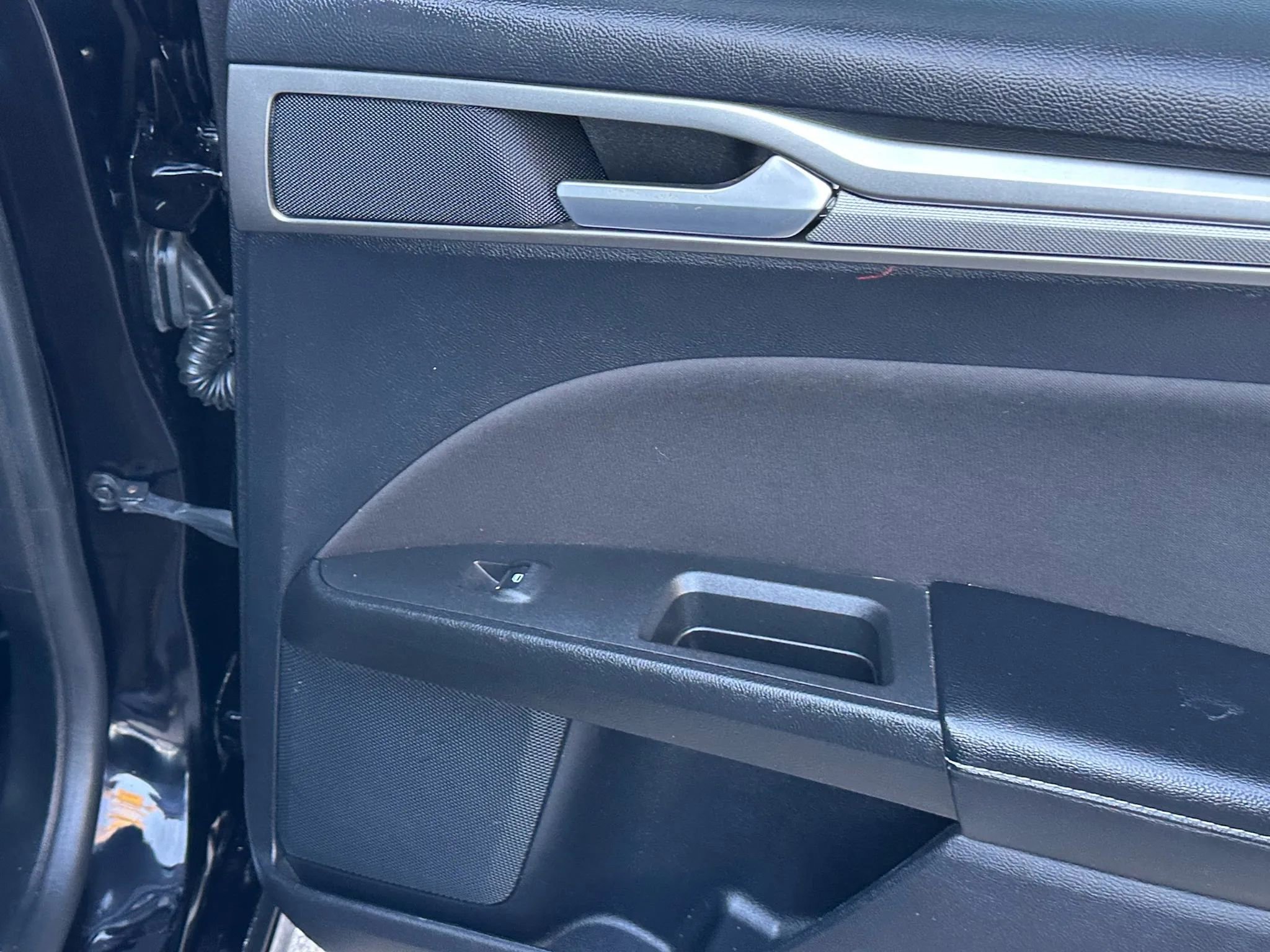 Used 2020 Ford Fusion SE image 23