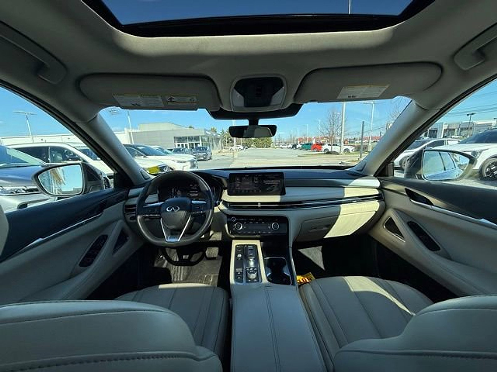 Used 2025 INFINITI QX60 Luxe w/ Lighting Package (N94) image 2