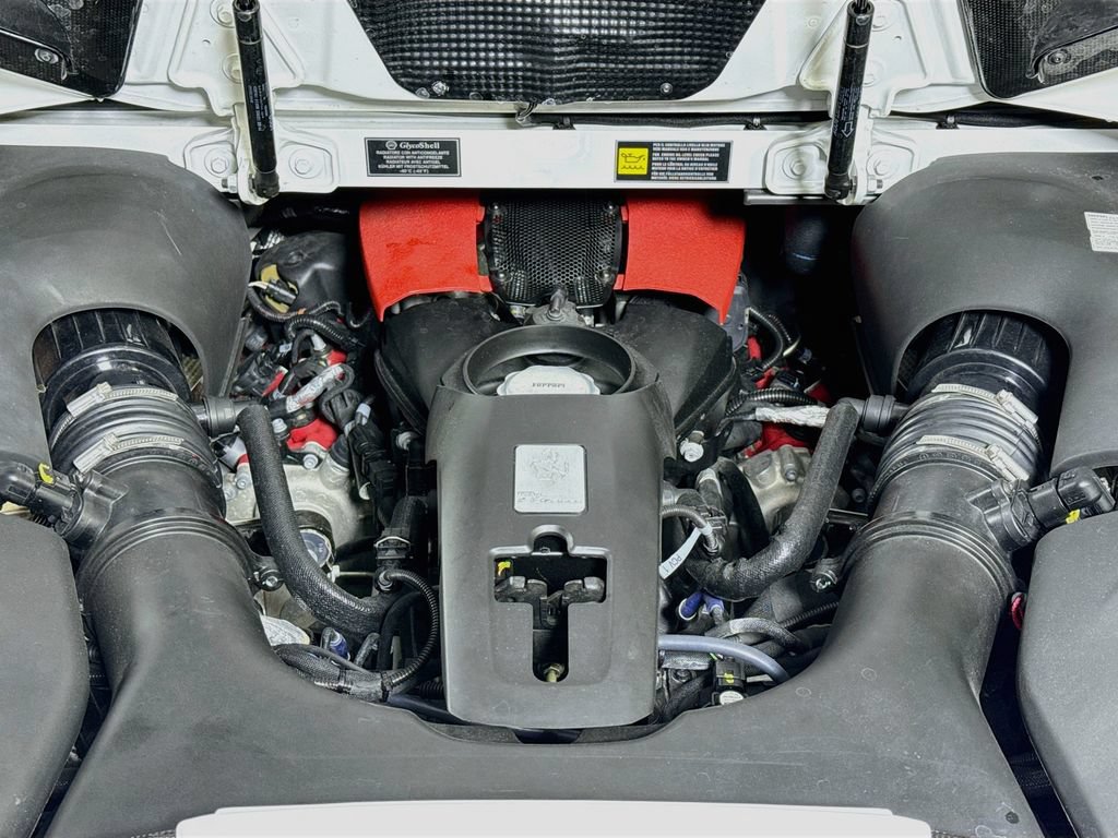 Certified 2022 Ferrari F8 Tributo RWD image 5