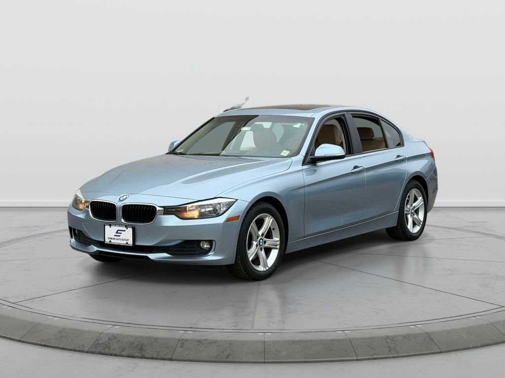 Used 2014 BMW 320i xDrive Sedan AWD/4WD image 3