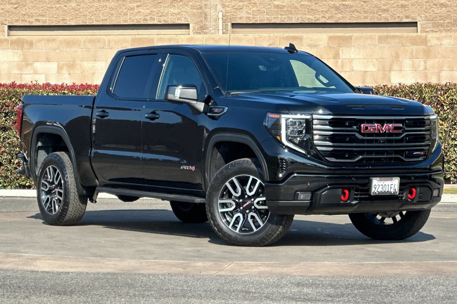 Certified 2025 GMC Sierra 1500 AT4 w/ AT4 Premium Package AWD/4WD image 2