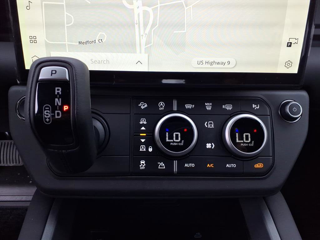 New 2026 Land Rover Defender 110 X-Dynamic SE image 12