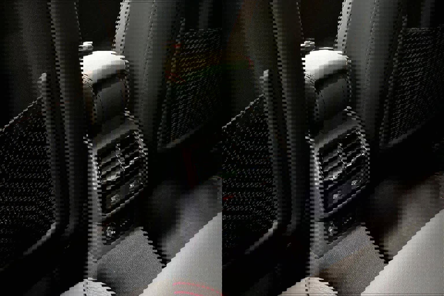 Certified 2025 Audi Q3 2.0T Premium Plus w/ Premium Plus Package image 35