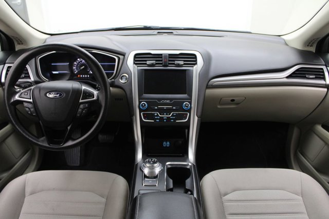 Certified 2019 Ford Fusion SE FWD image 5