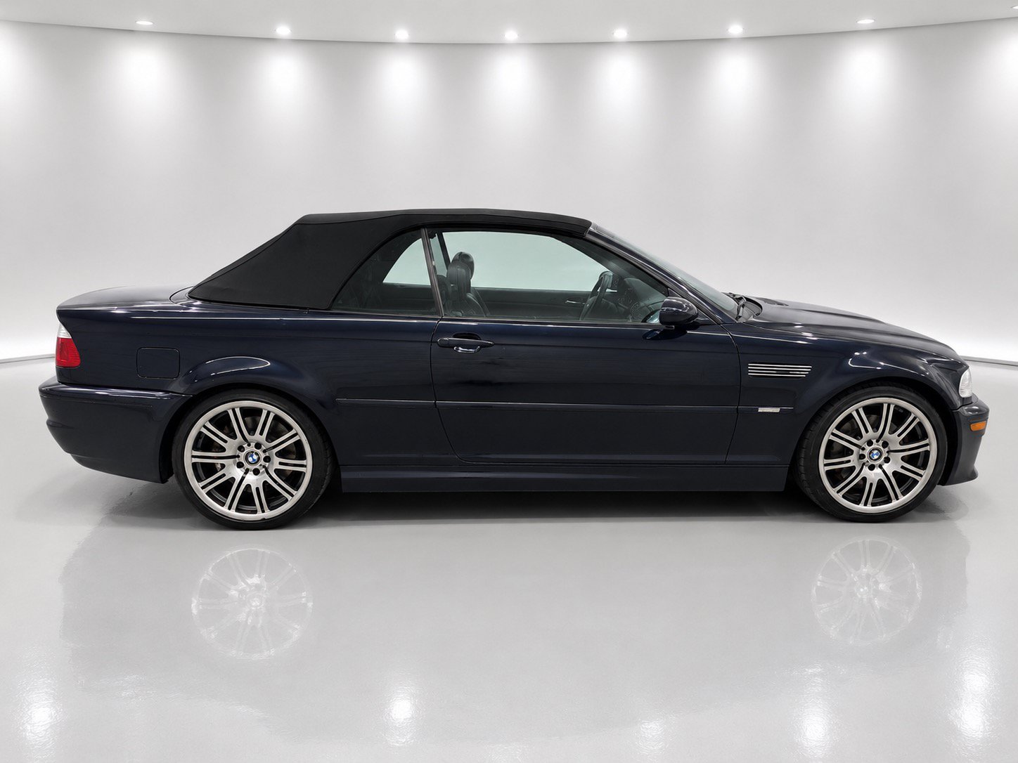 Used 2004 BMW M3 Convertible RWD image 2