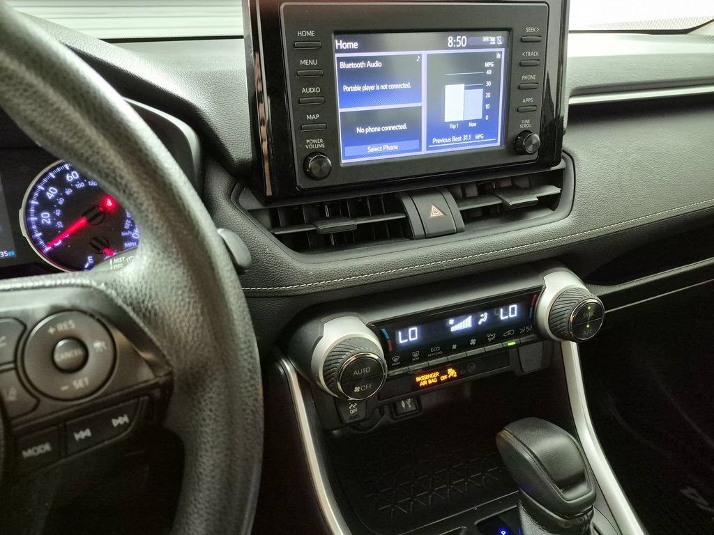 Used 2019 Toyota RAV4 XLE w/ Carpet Mat Package AWD/4WD image 18