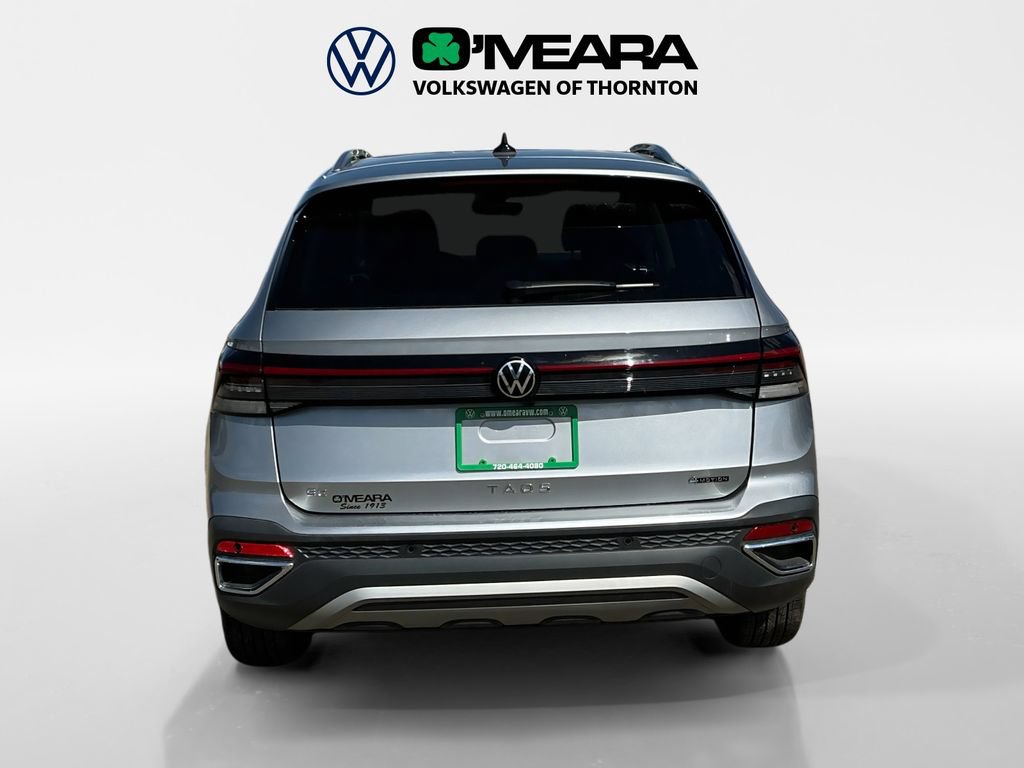 Used 2025 Volkswagen Taos SE w/ Panoramic Sunroof Package AWD/4WD image 4