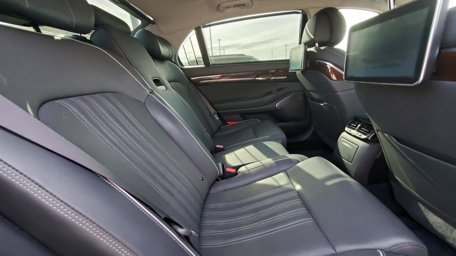 Used 2019 Genesis G90 5.0 Ultimate RWD image 6