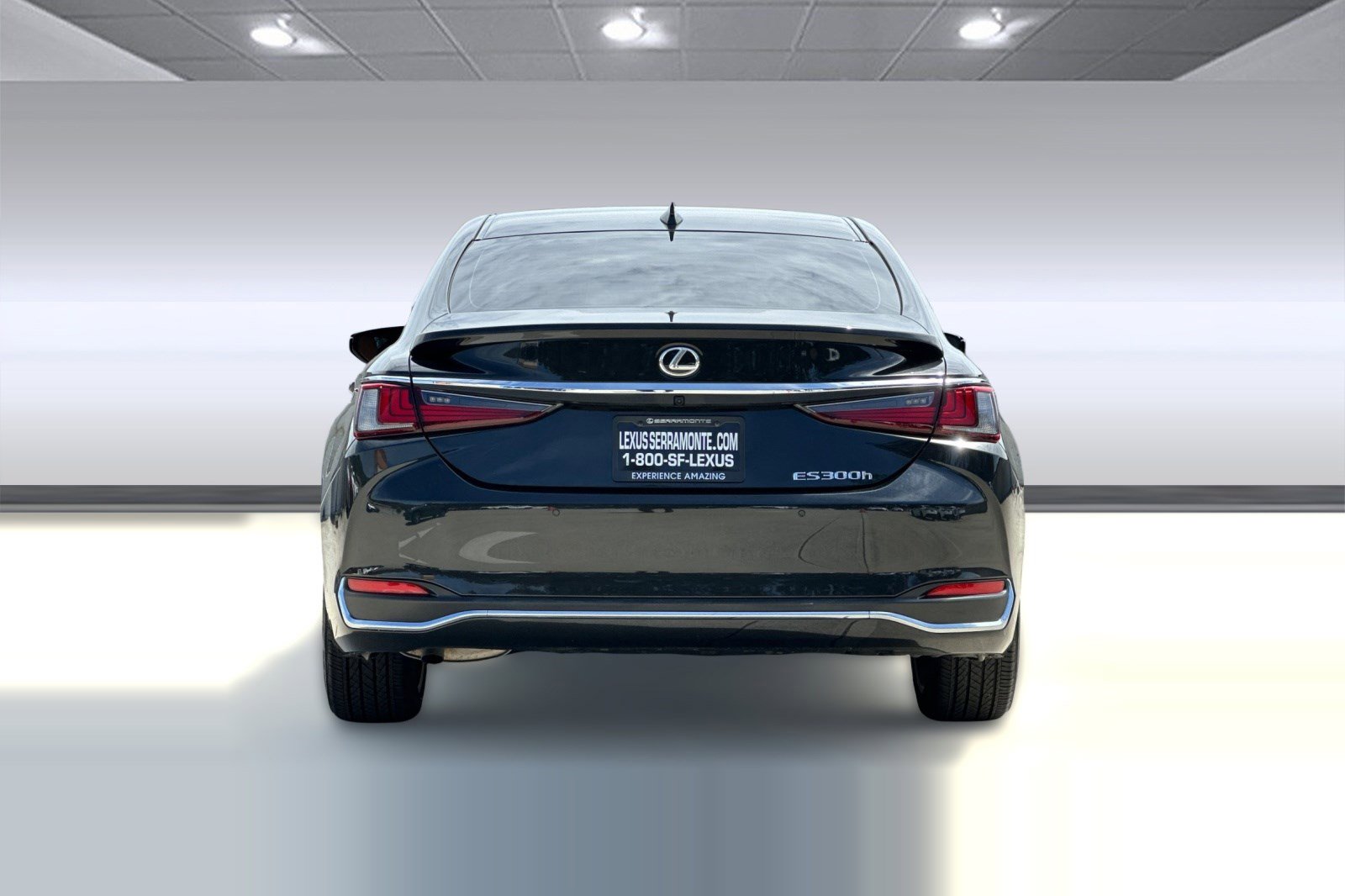 Used 2025 Lexus ES 300h w/ Premium Package image 9