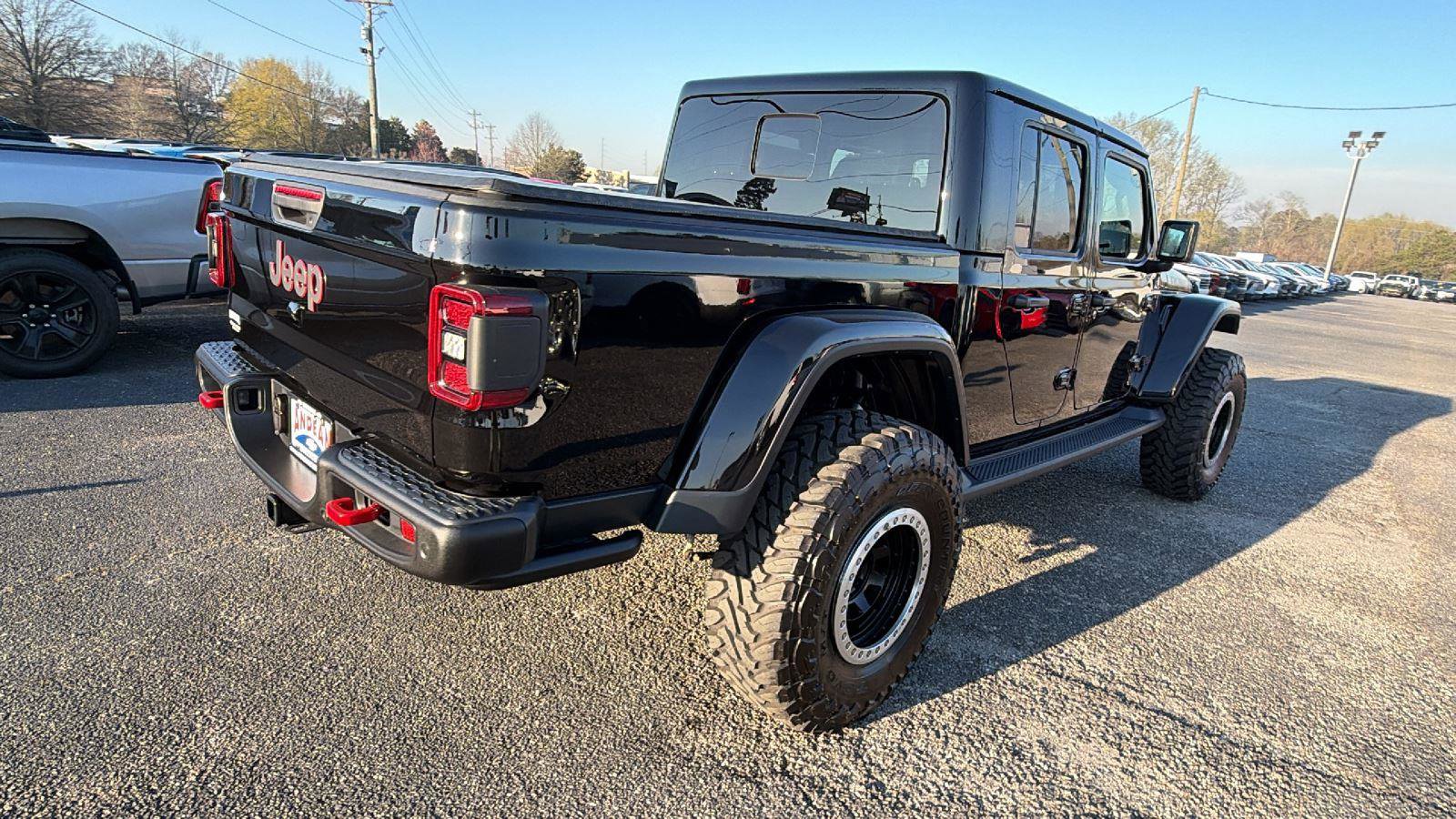 Used 2024 Jeep Gladiator Rubicon AWD/4WD image 5