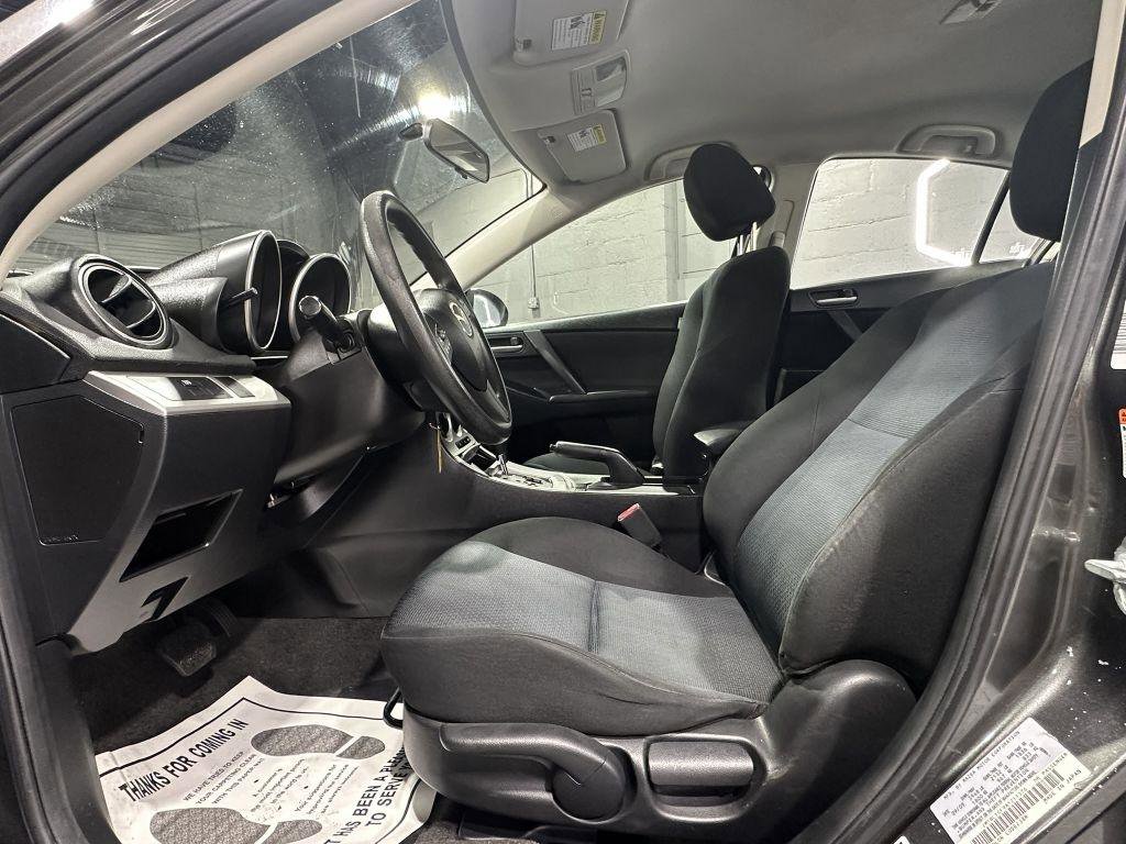 Used 2010 MAZDA MAZDA3 i Touring FWD image 12