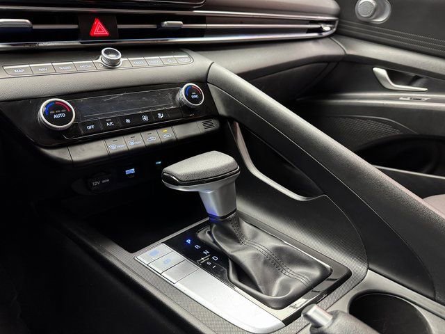 Used 2024 Hyundai Elantra SEL image 19