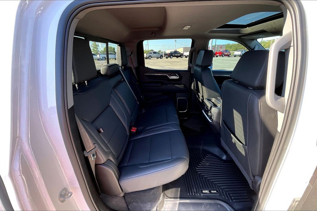 Used 2024 GMC Sierra 1500 SLT AWD/4WD image 24