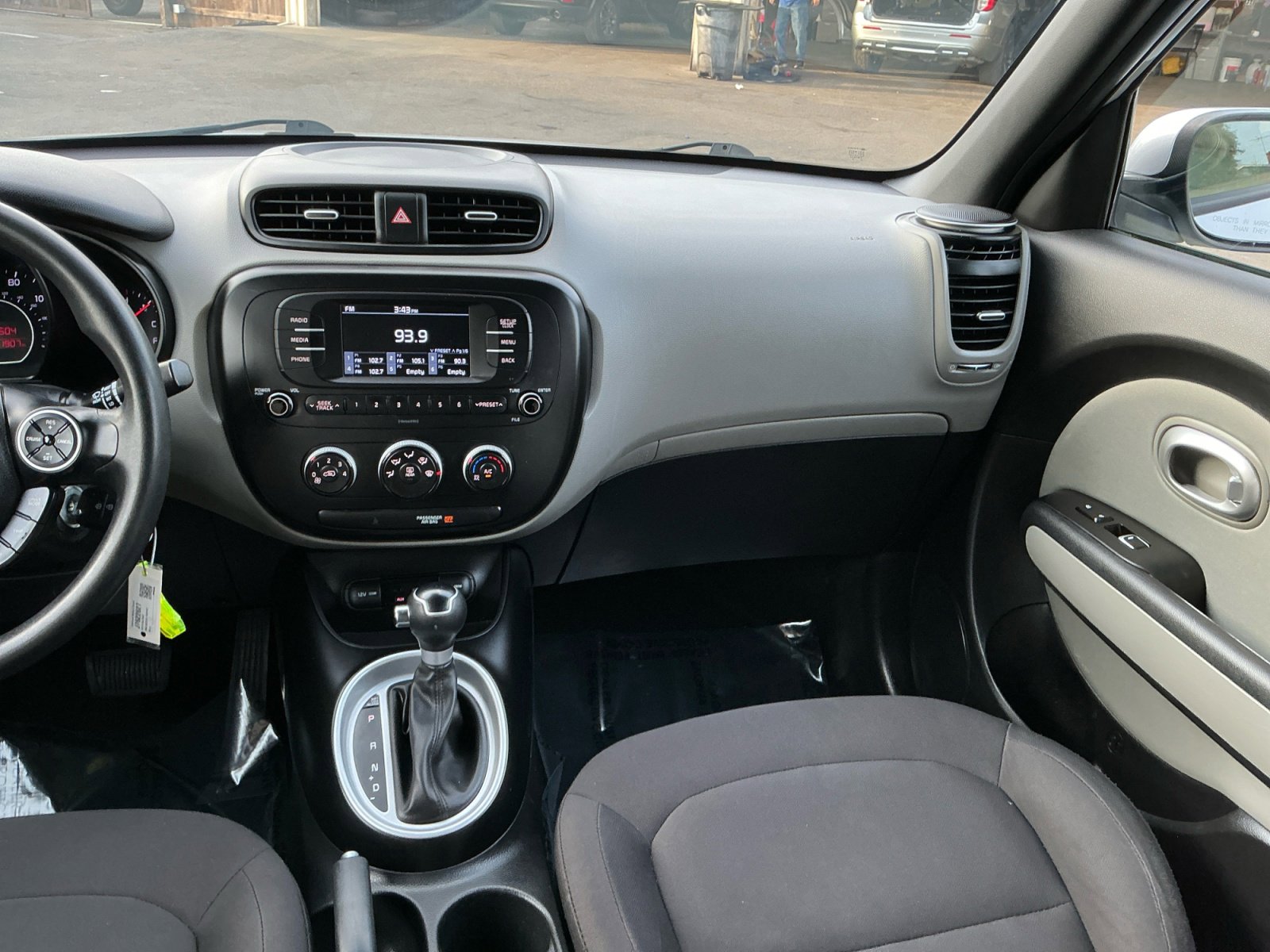 Used 2018 Kia Soul FWD image 17