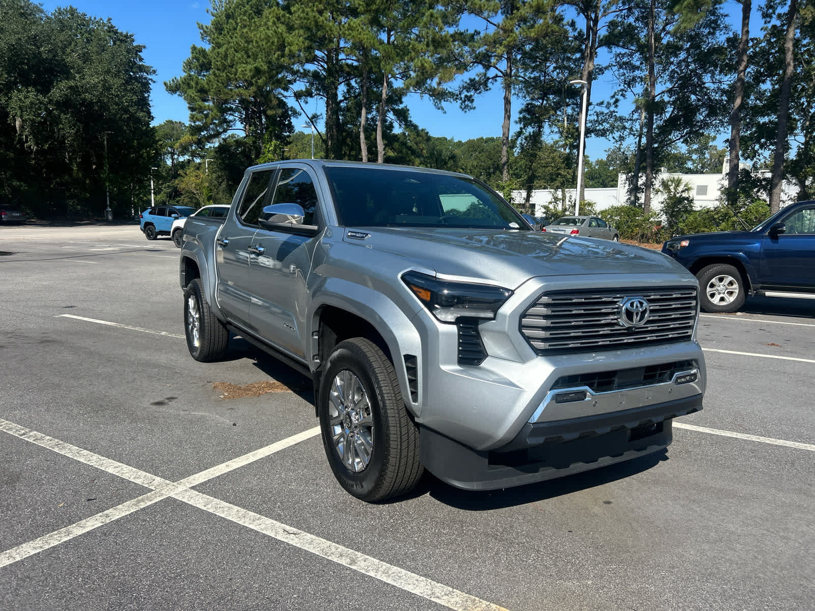 Used 2025 Toyota Tacoma Limited AWD/4WD image 5