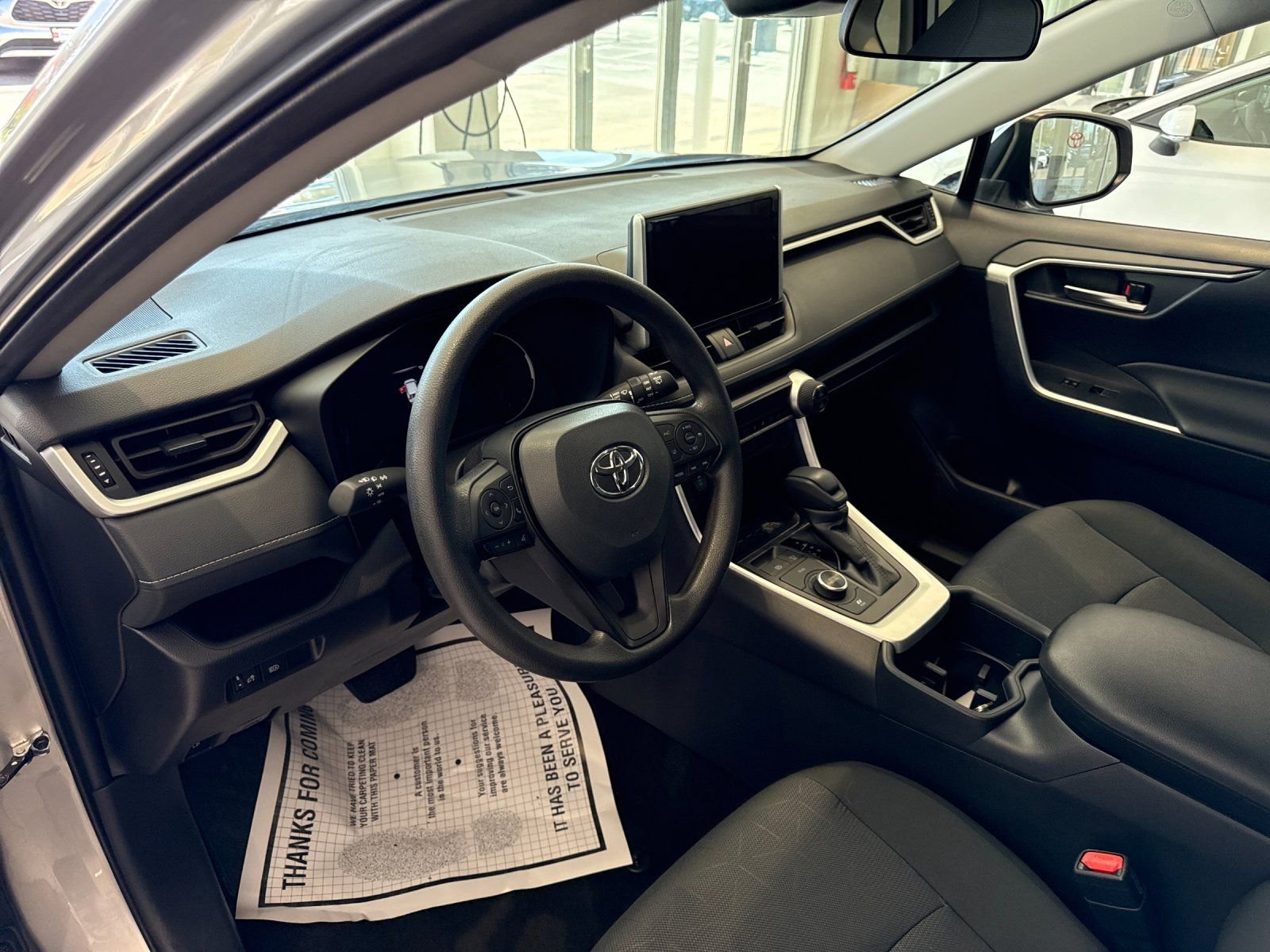 Used 2025 Toyota RAV4 XLE AWD/4WD image 10