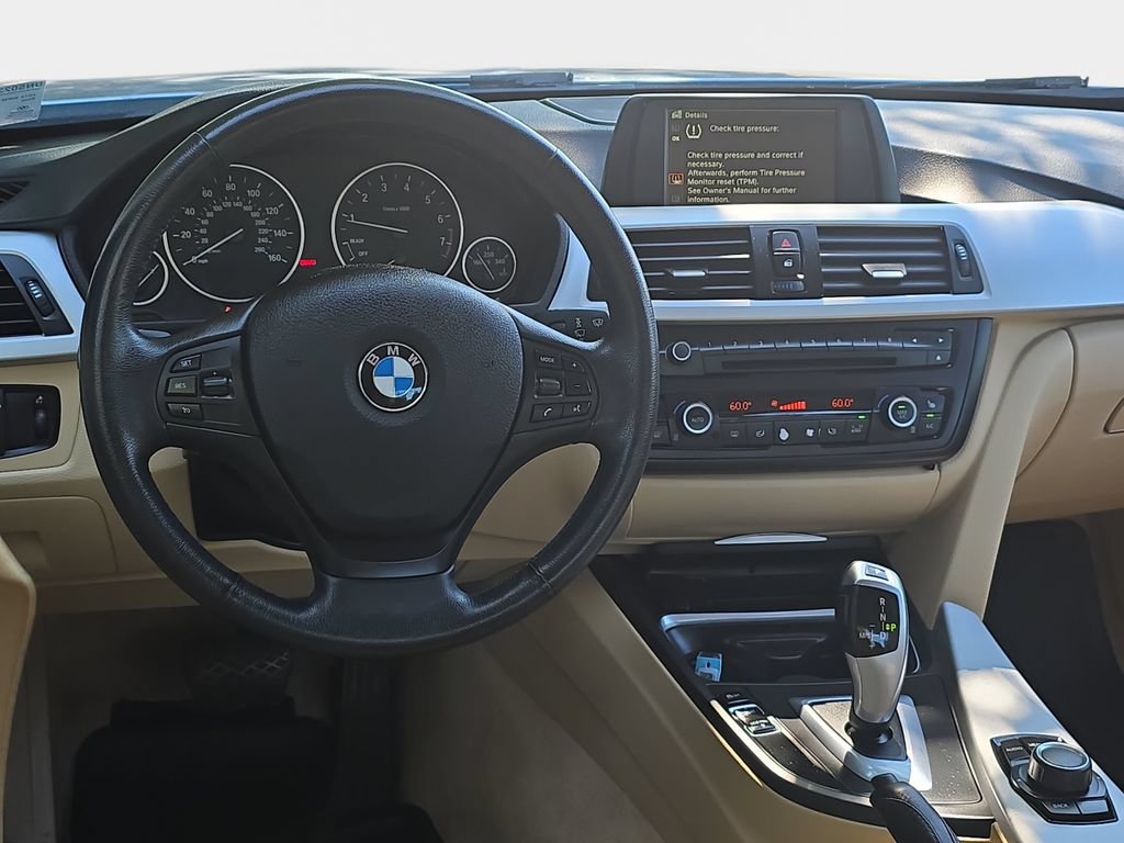 Used 2013 BMW 328i xDrive Sedan AWD/4WD image 18