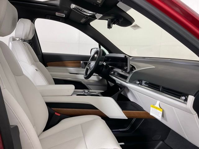 New 2026 Cadillac Vistiq Sport w/ LPO, Floor Liner Package image 27