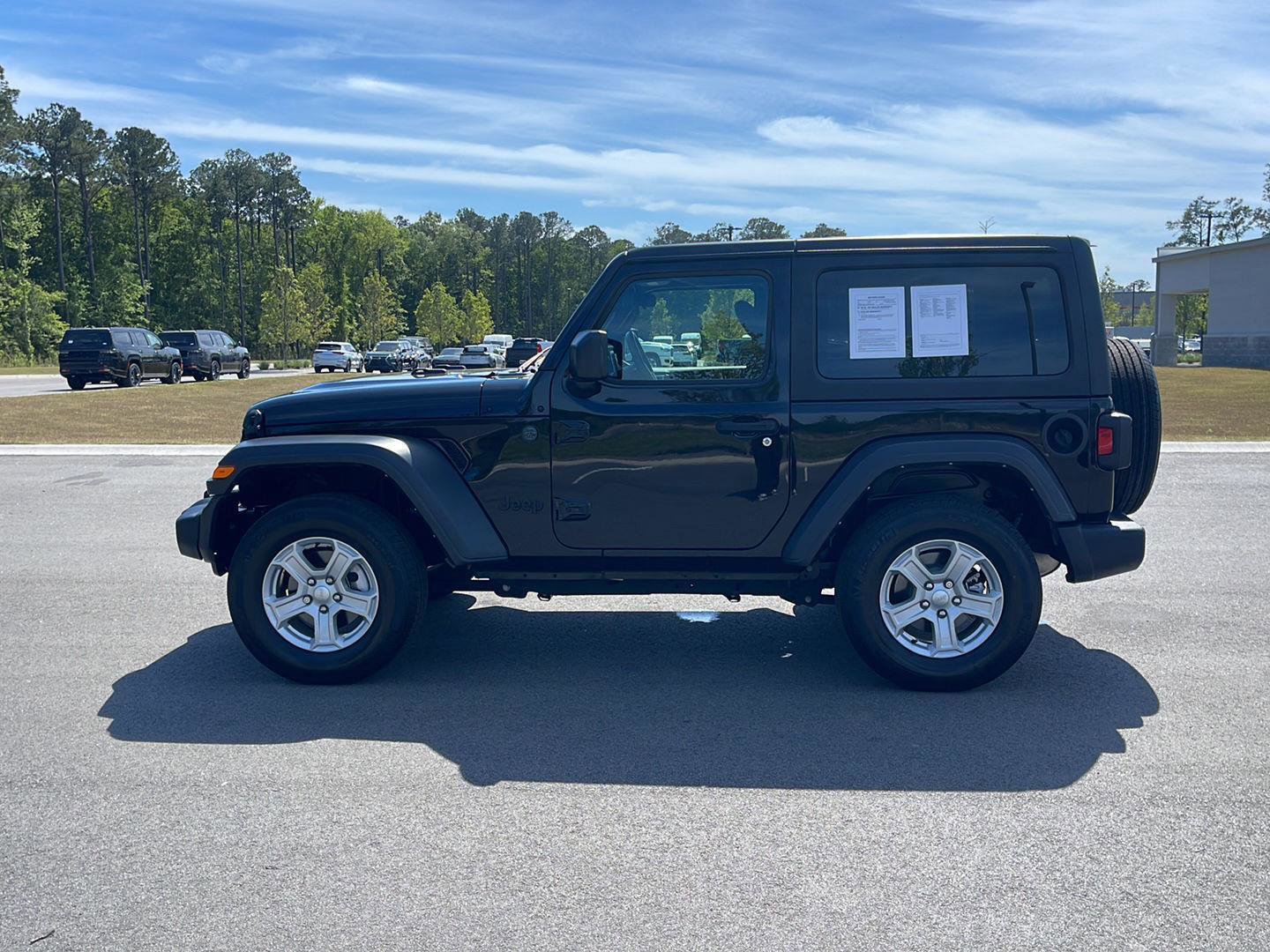 Used 2022 Jeep Wrangler Sport S image 4