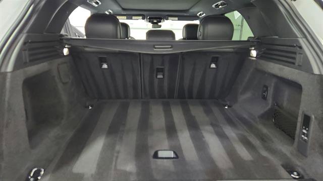 Used 2025 Land Rover Range Rover Sport SE image 33