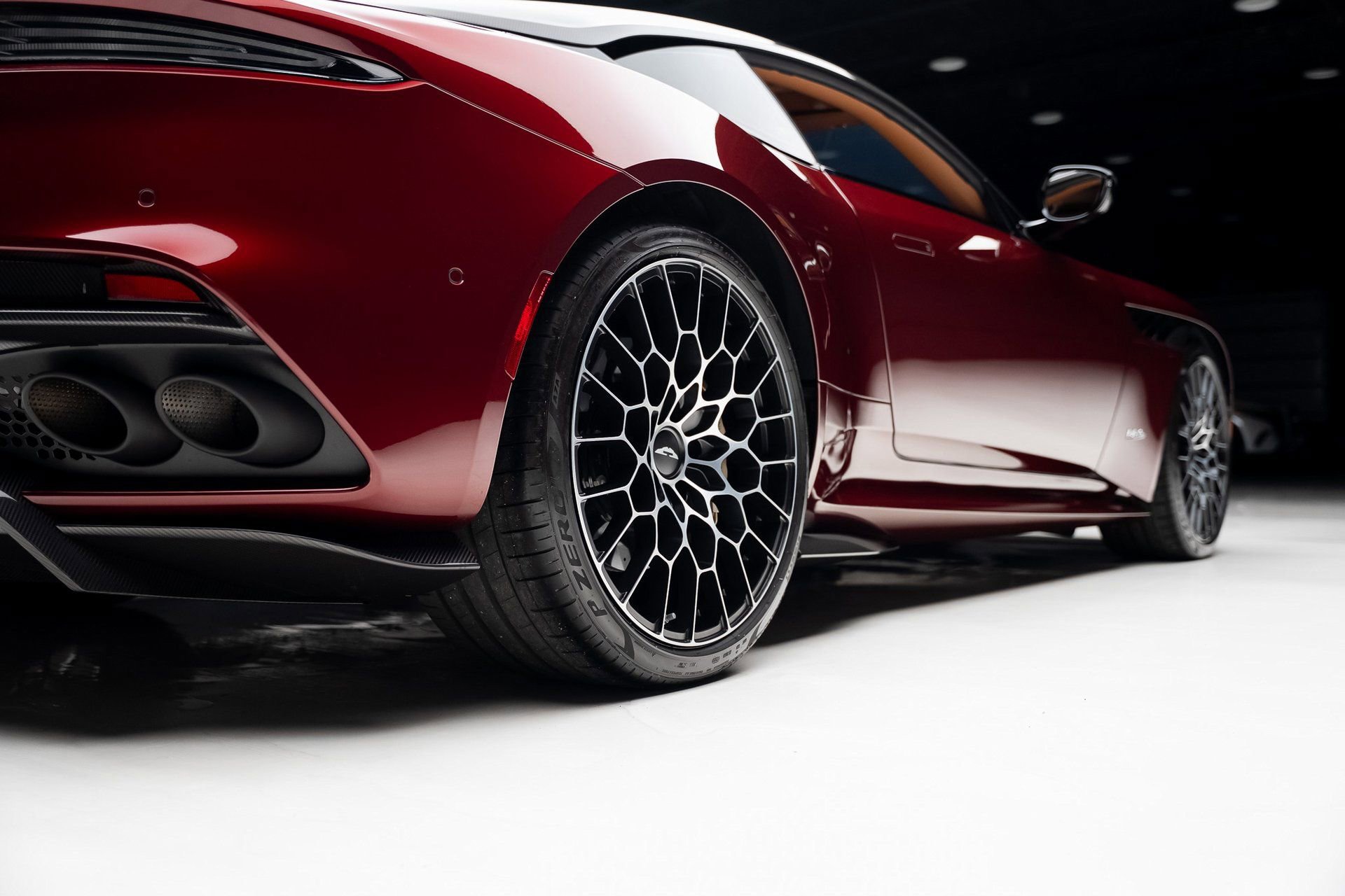 Used 2023 Aston Martin DBS Coupe image 83