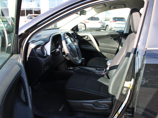 Used 2015 Toyota RAV4 LE AWD/4WD image 10