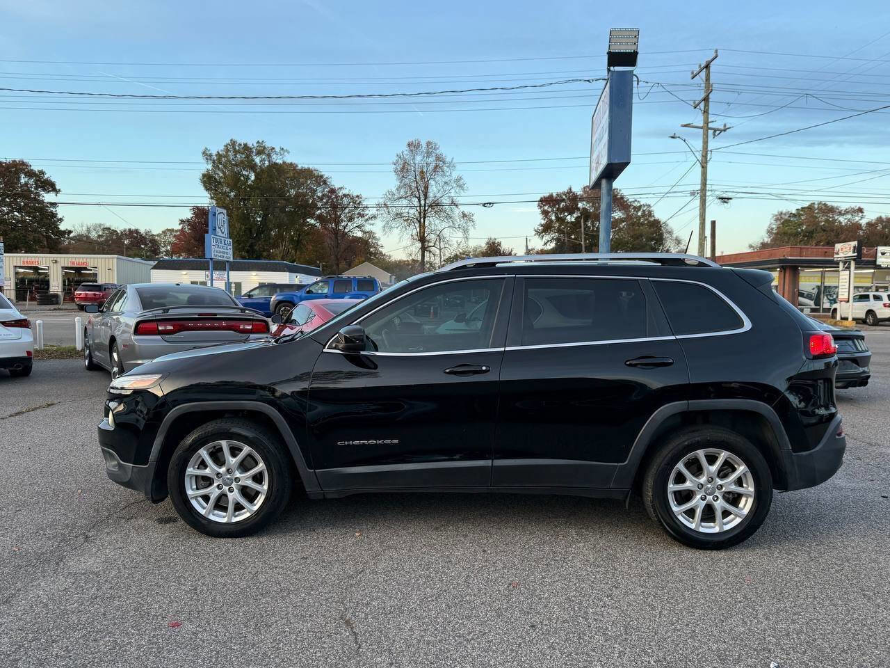 Used 2018 Jeep Cherokee Latitude Plus image 4