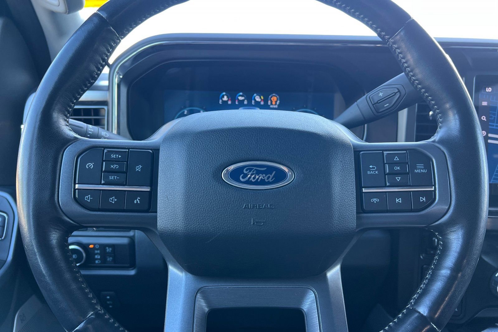 Used 2023 Ford F250 Lariat w/ FX4 Off-Road Package image 28