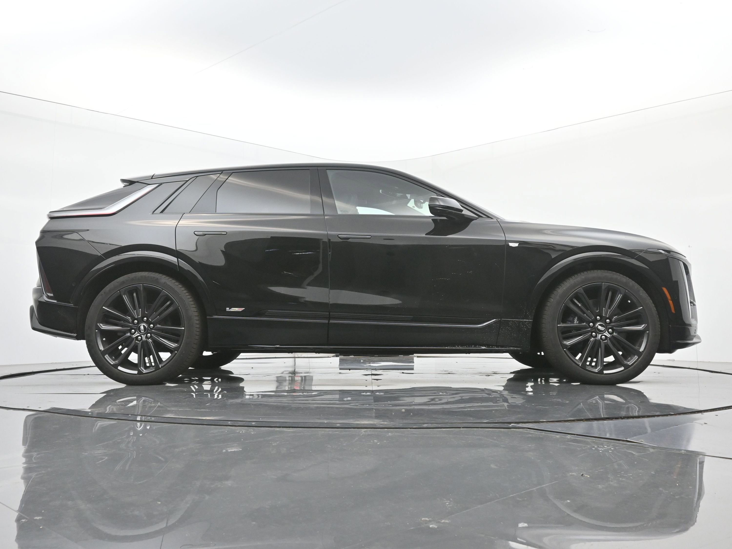 New 2026 Cadillac Lyriq V image 20