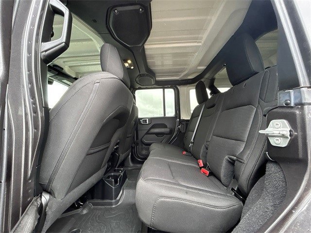 Used 2020 Jeep Wrangler Unlimited Sahara image 12