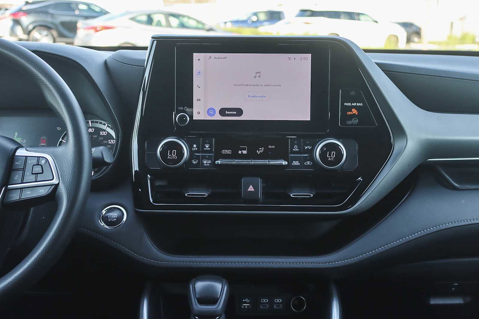 Used 2023 Toyota Highlander L image 12