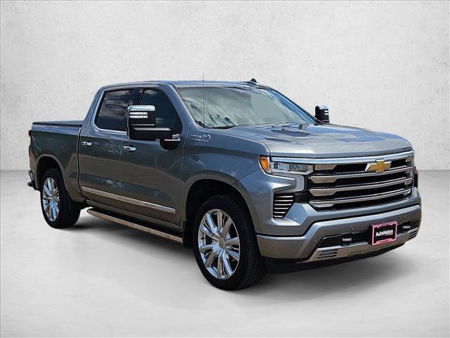 Used 2025 Chevrolet Silverado 1500 High Country w/ High Country Premium Package AWD/4WD image 3